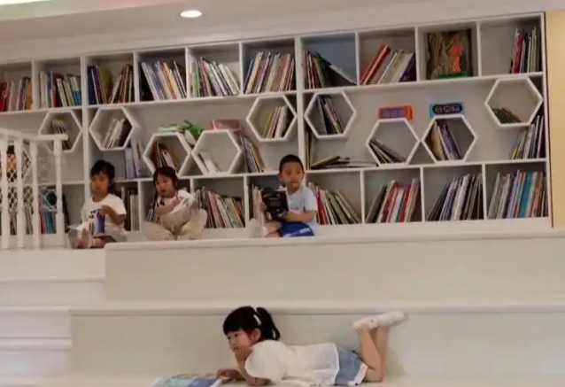 >安全优质为双翼构建掩盖城乡布局合理的学前教育公共服务体系