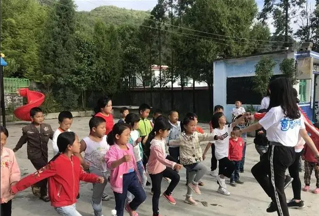>教育归纳变革获得初步成效教育归纳变革的中心是进步教育教育质量
