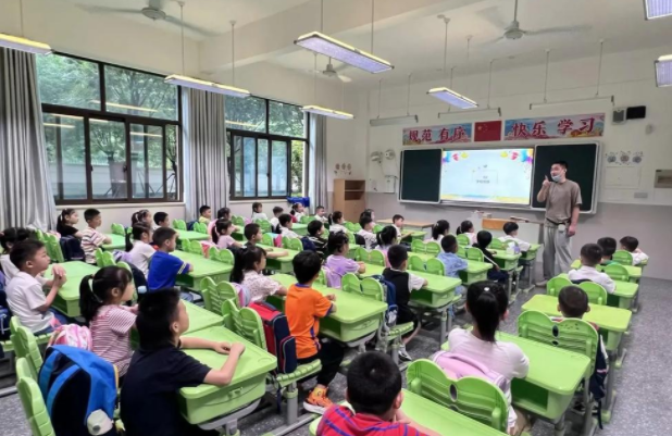 >为什么同样的教育方法在学校有效在家里却失灵了不得不思考