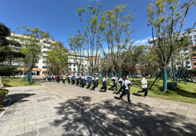>而是要扬谷造峰数字化教学有助于实现教育资源高位均衡
