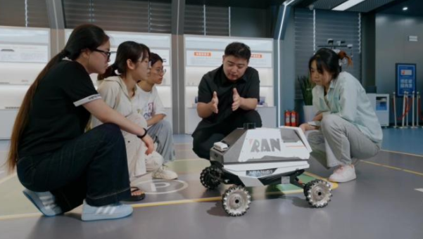 >创意源于学生对校园管理中实际问题亲手规划完结的项目成果