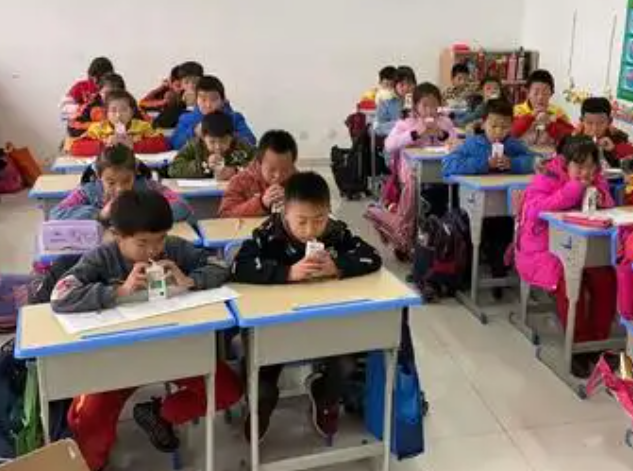 >全部为了学生进一步触碰和感知到教师群体的价值追求和精力高度