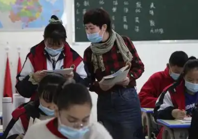 >搬到山水间让孩子内行走中读懂家园的厚重让乡土的根脉深植于心
